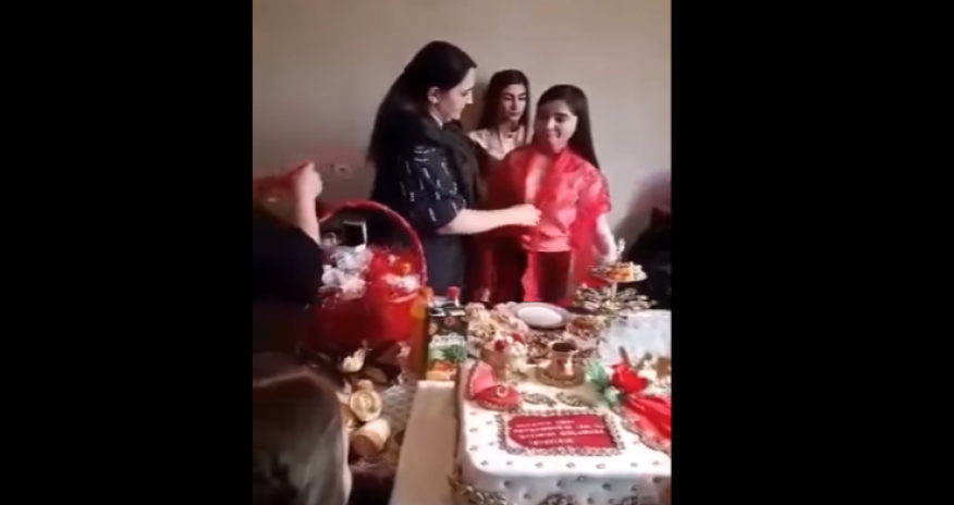 11 yaşlı azərbaycanlı qız üçün nişan mərasimi keçirildi - VİDEO
