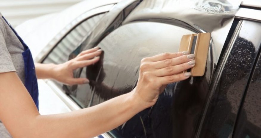 Pərdə, jalüz və plyonka ilə bağlı qanun layihəsi QƏBUL EDİLDİ