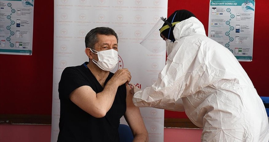 Türkiyədə müəllimlərin peyvəndlənməsinə başlanıldı