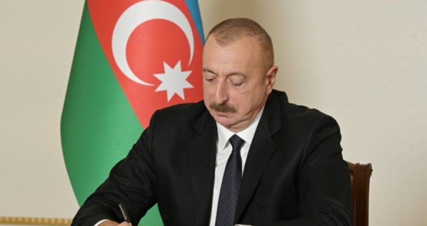 Prezident “Dövlət rüsumu haqqında” qanuna dəyişikliyi təsdiqləyib