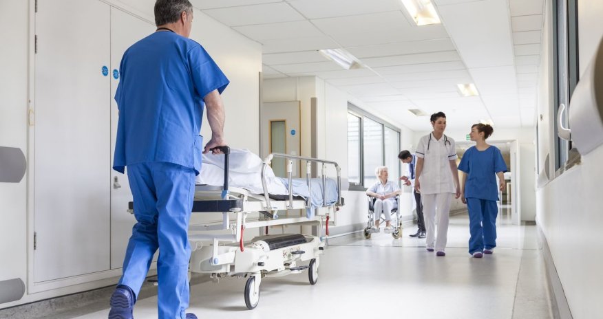 Əməkdar artist insult keçirdi - təcili xəstəxanaya yerləşdirildi