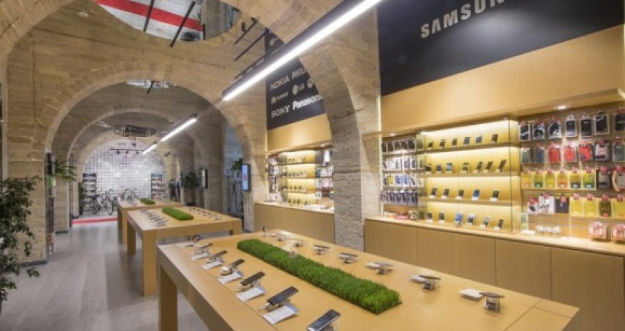 Bakıda telefon mağazasından oğurluq edildi