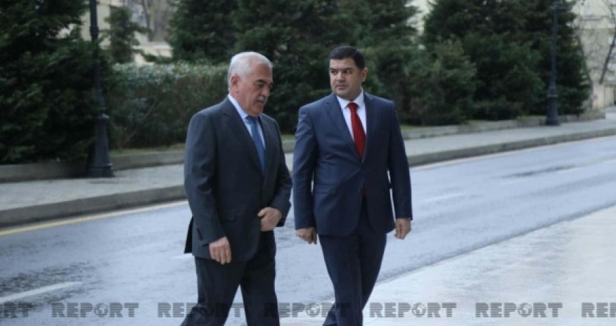 Начинается внеочередной съезд ЙАП: Рамиз Мехтиев, Васиф Талыбов… 