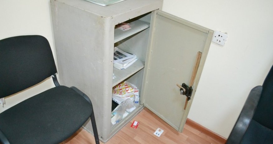 İctimai təşkilatın ofisindən oğurluq edənlər saxlanılıb