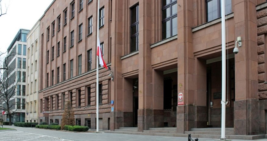 Польша объявила трех российских дипломатов персонами нон грата