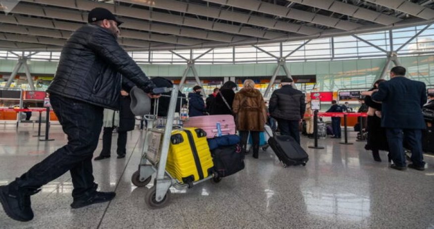 Ermənistandan kütləvi köç davam edir