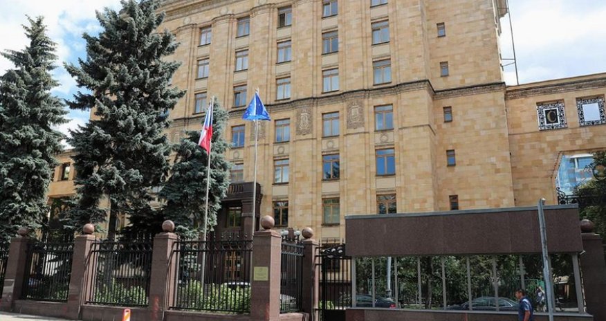 В посольстве Чехии в России останется пять дипломатов