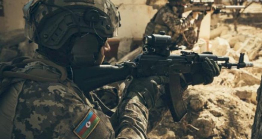 Hərbçilərimiz binanın zirzəmisində gizlənən ERMƏNİ ƏSGƏRLƏRİNİ TAPDILAR - ANBAAN VİDEO