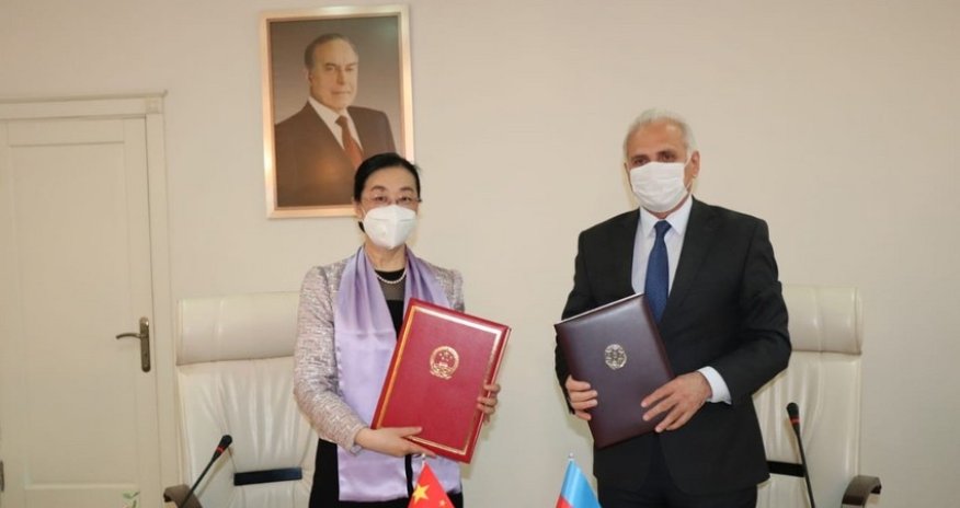 Çin Azərbaycana təmənnasız olaraq 150 min doza vaksin göndərib