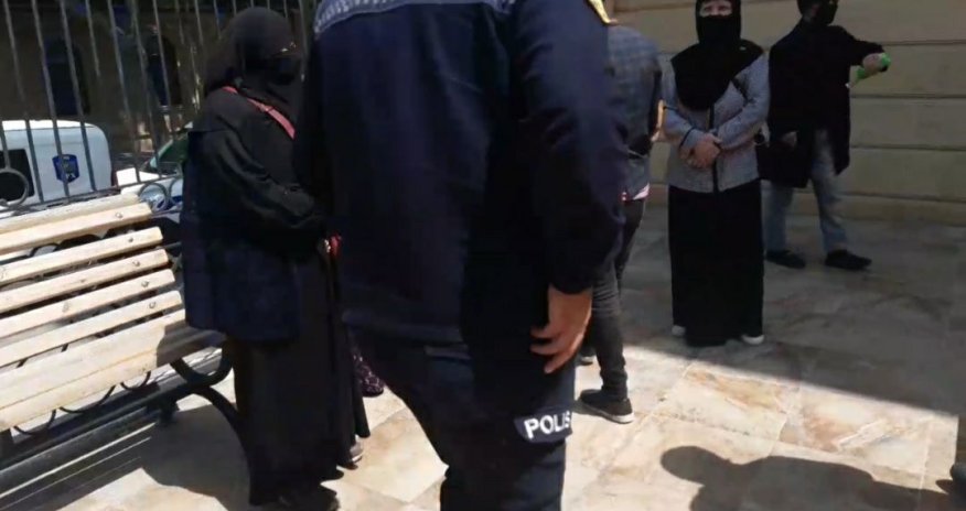 Bakıda ailə özünü yandırmağa cəhd etdi- VİDEO