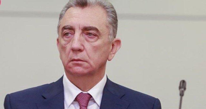 Eldar Əzizov Adil Vəliyevə irad tutdu