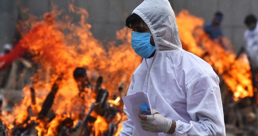 В Индии зафиксировали новый антирекорд смертности из-за COVID-19 за сутки