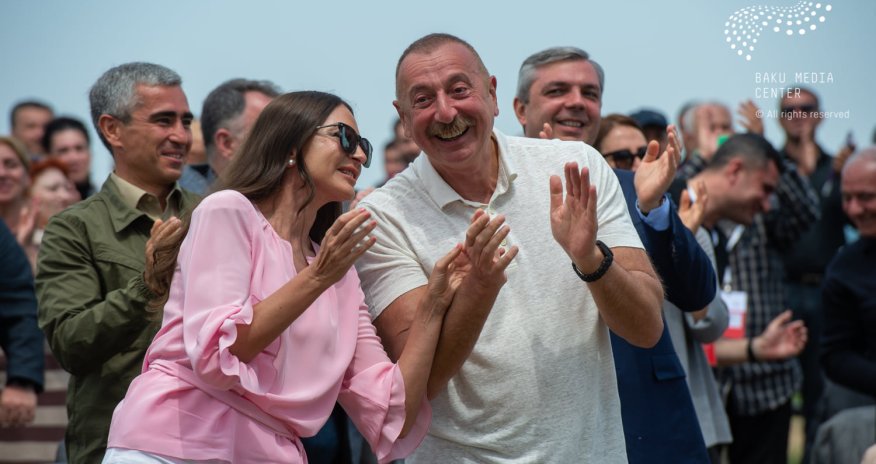 Şuşadakı “Xarıbülbül” festivalından maraqlı FOTOLAR