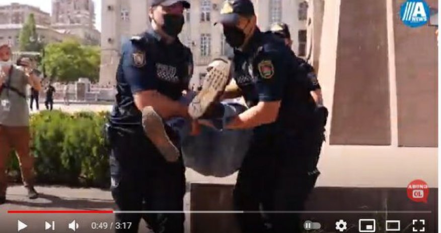 Bakıda polis vətəndaşları saxladı-VIDEO
