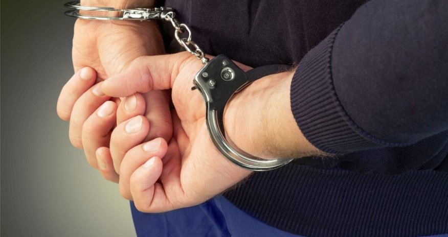 Cəbrayıl polisi yol nişanı lövhəsini oğurlamaq istəyən şəxsi saxlayıb