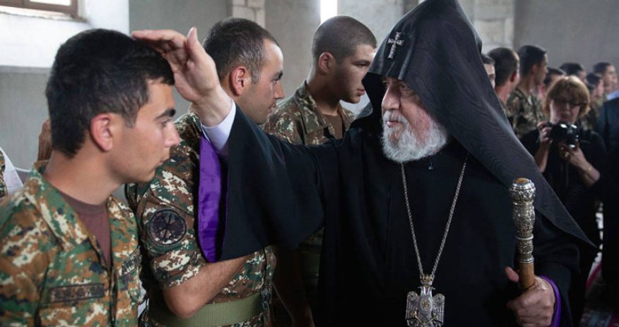 Ermənilərin katalikosu Qarabağa gəlib, Muradovun köməkçisi ilə görüşüb