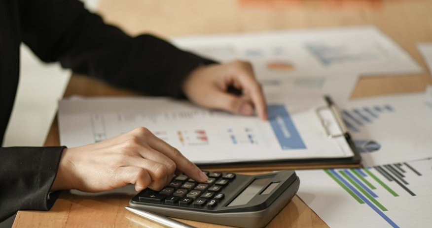 Доходы налоговой службы выросли на 57%, а расходы - на 28%
