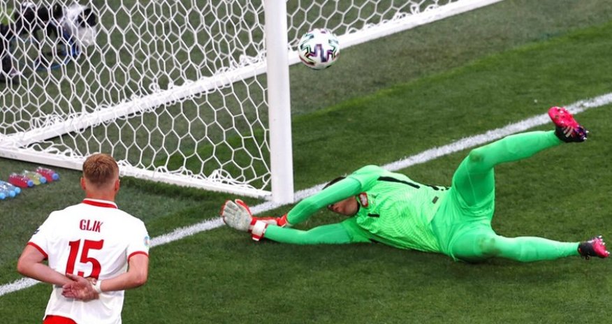 AVRO-2020: Polşalı qapıçı tarixə düşdü