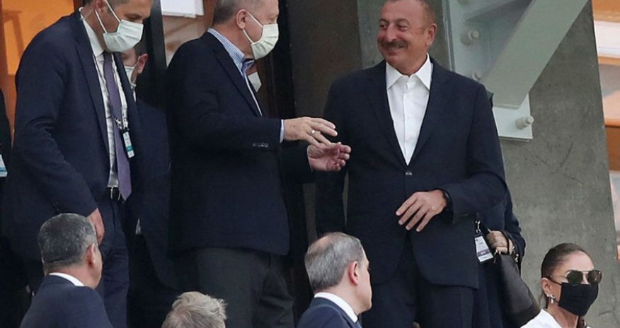 İlham Əliyev və Rəcəb Tayyib Ərdoğan Türkiyə millisinin oyununu izləyir