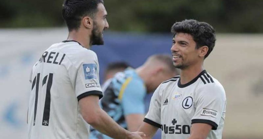 Mahir debüt matçında het-trik etdi