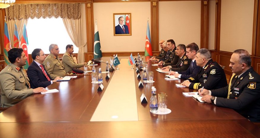 Азербайджан и Пакистан обсудили вопросы расширения военного сотрудничества