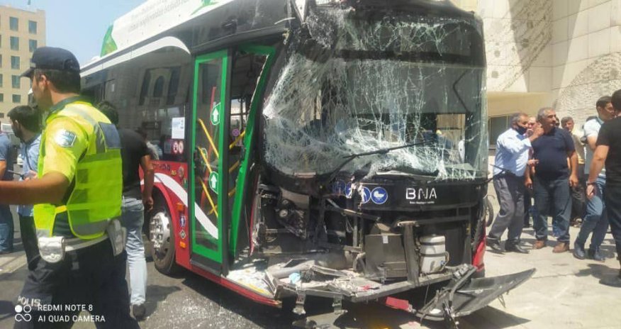 “BakuBus”un avtobusu ağır qəzaya düşdü - FOTO