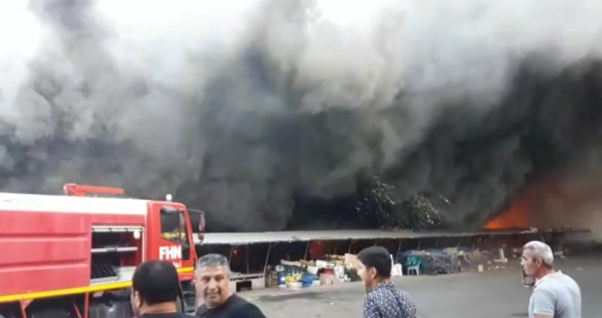 Azərbaycanda bazarda güclü yanğın - VİDEO