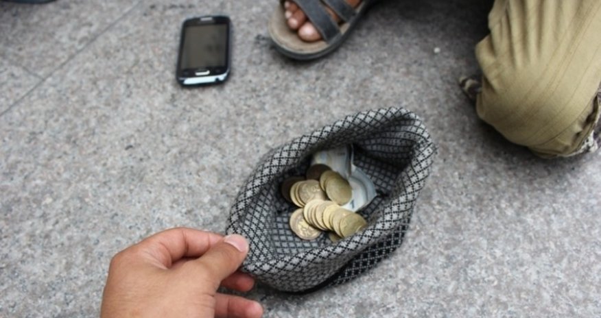 Bakıda qohumları azyaşlını döyərək dilənməyə məcbur ediblər - FOTO