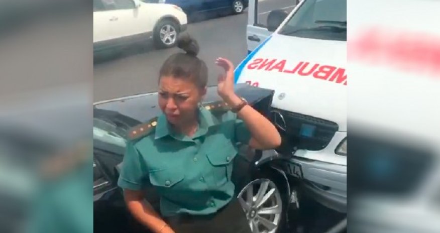 SON DƏQİQƏ!-Bakıda təcili yardım maşını qəzaya uğradı - VİDEO