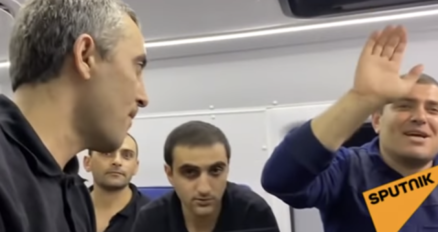 Azərbaycanın qarşı tərəfə təhvil verdiyi ermənilərin - Videosu