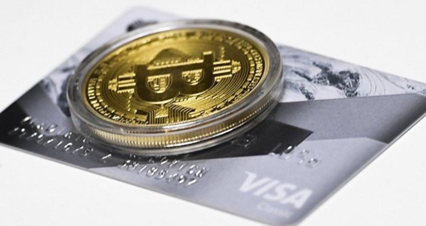Cashback-ı bitkoinlə olan ilk bank kartı buraxılıb
