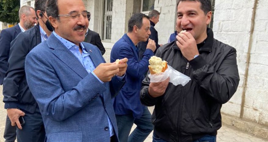 Türkiyəli səfir Şuşada Hikmət Hacıyevlə çörək kəsdi - Foto