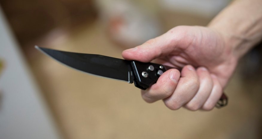 Ukraynalı qadın azərbaycanlı sevgilisini xəyanət ittihamı ilə bıçaqlayıb - FOTO