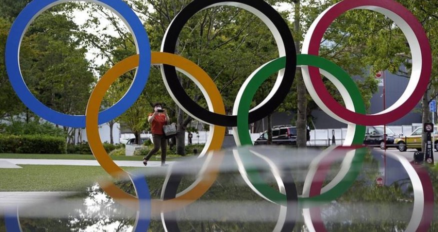 Olimpiya tarixində ilk dəfə idmançılar irqçiliyə görə diz çökdü