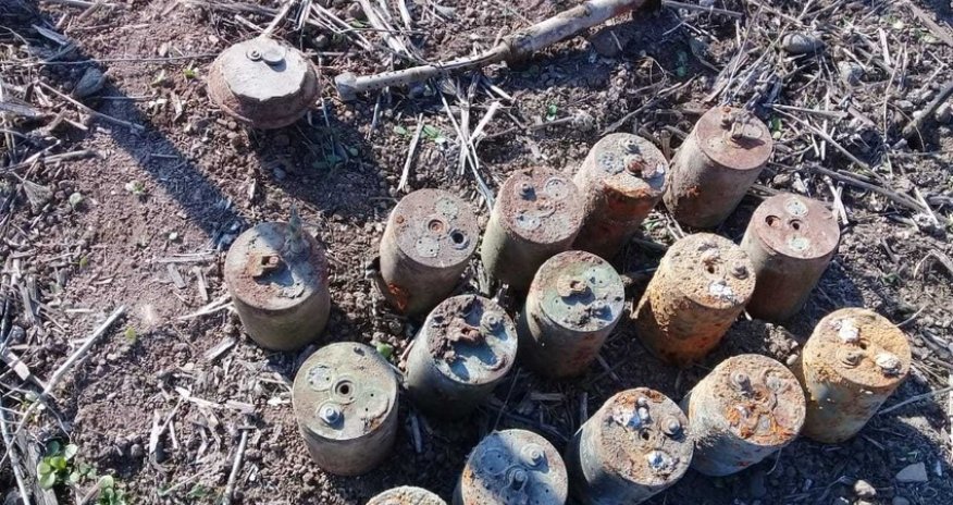 Tikinti şirkətinin iki əməkdaşı Xocalıda minaya düşdü