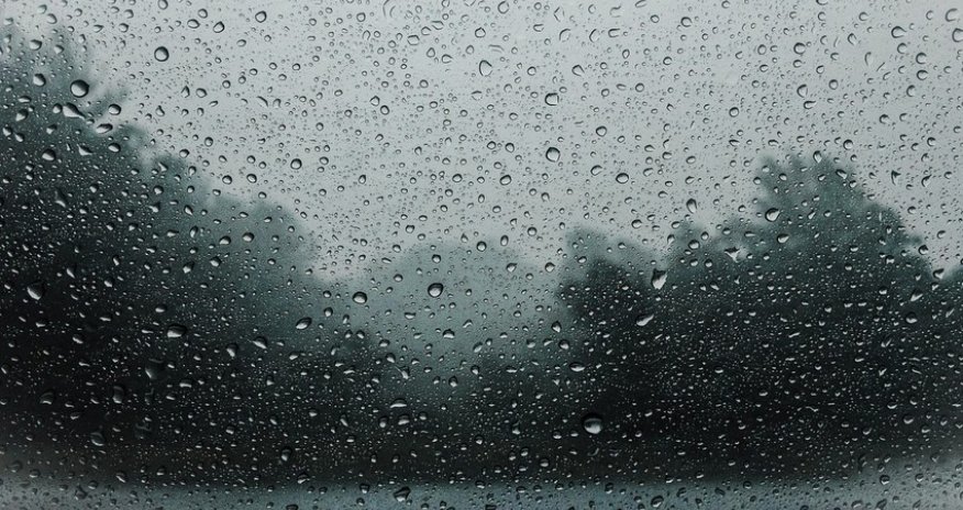 Завтра ветер в Баку ослабнет, ожидаются дожди