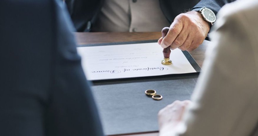 Naxçıvanda ər işləmək istəyən arvadını boşadı