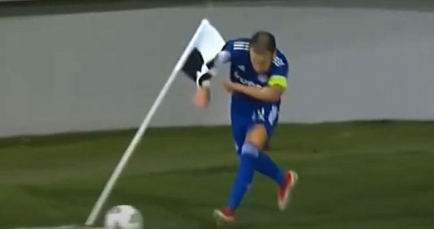 Bakı küləyi fransalı futbolçuya çətin anlar yaşadıb