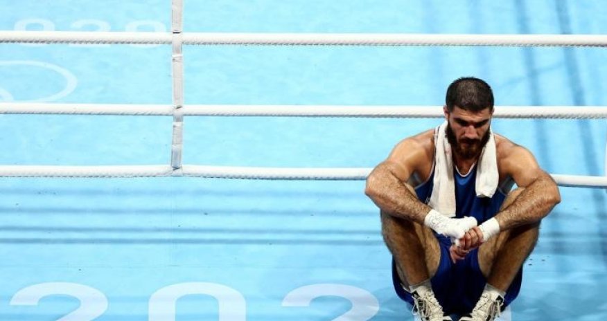 Tokio-2020: Azərbaycanlı boksçusu hakimləri təhqir etdi (FOTO/VİDEO)