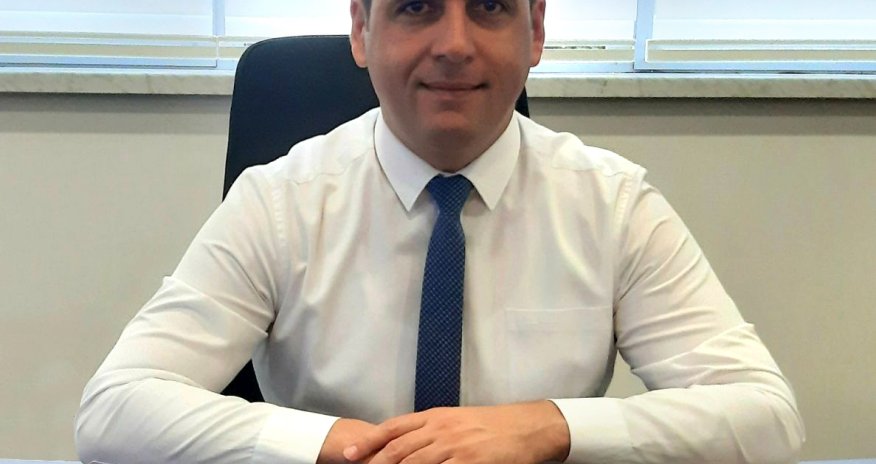 Лица AccessBank: Бахтияр Бахтияров, руководитель Наримановского филиала банка: «Люди становятся более продуктивными и творческими, когда они занимаются любимым делом.»