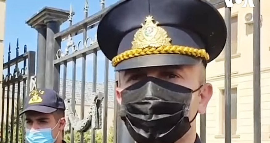 Şöbə rəisi Polis İdarəsinin qarşısındakı aksiyadan danışdı