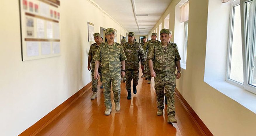 Müdafiə naziri Kəlbəcər və Laçında hərbi hissələrdə - Video