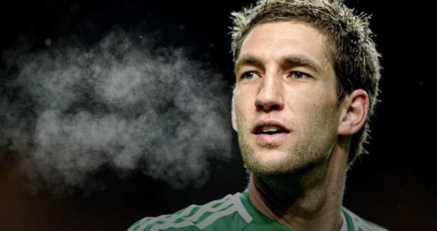 Millidəki karyerasını başa vurdu