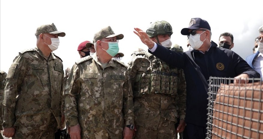 Hulusi Akar Türkiyə-İran sərhədindədir