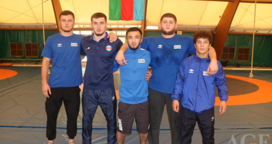 Азербайджанские борцы завоевали бронзу на Чемпионате мира среди юниоров