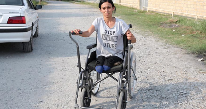 Videosu yayılan Annaya mühərrikli təkəri olan araba verildi - FOTO