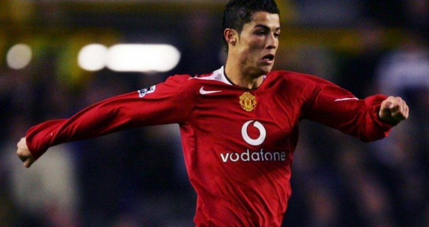 Ronaldu İngiltərə Premyer Liqasına ən ödənişli futbolçu kimi qayıdıb