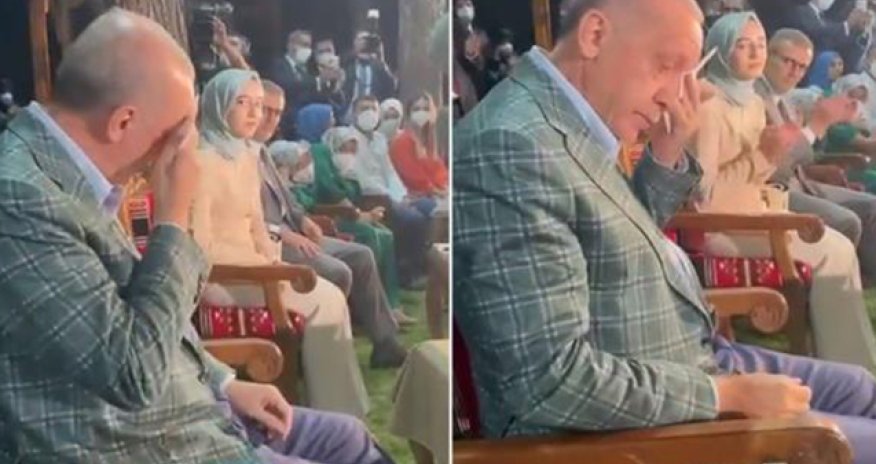 Ərdoğan anasına oxuduğu şeiri eşidib ağladı - VİDEO