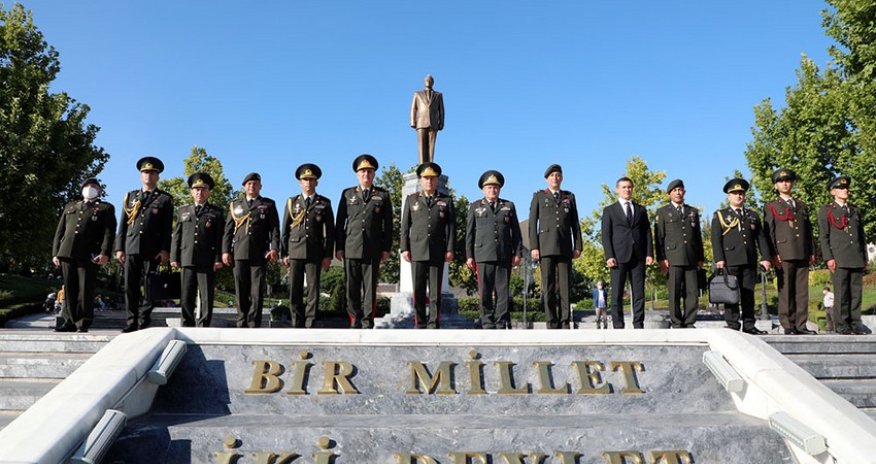 Chief of Azerbaijani Army General Staff visits Heydar Aliyev Park in Ankara