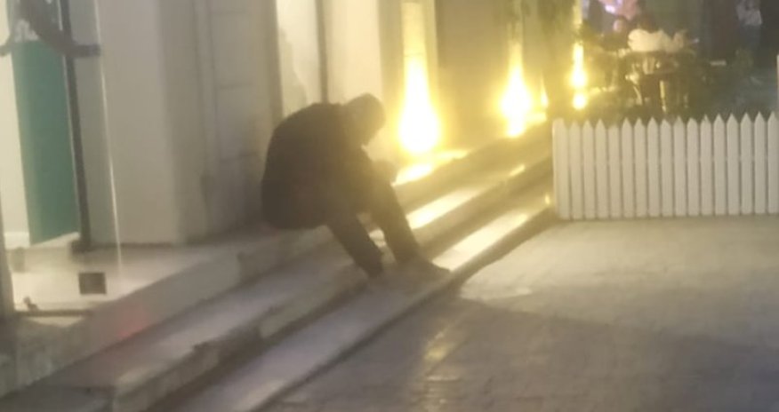 Nazirlik Səyavuş Aslanın küçədə gecələyən oğlunu axtarır